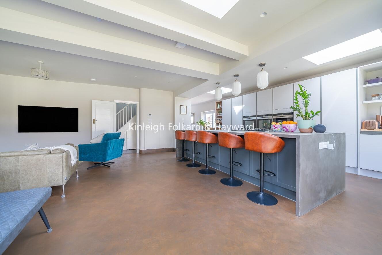 Oak Way, Southgate, London, N14