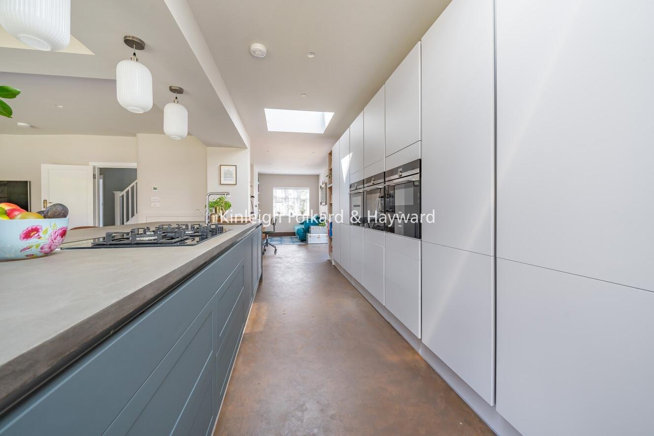 Oak Way, Southgate, London, N14