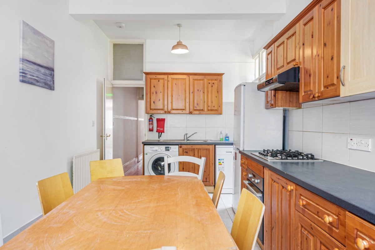 Barcombe Avenue, Streatham Hill, London, SW2