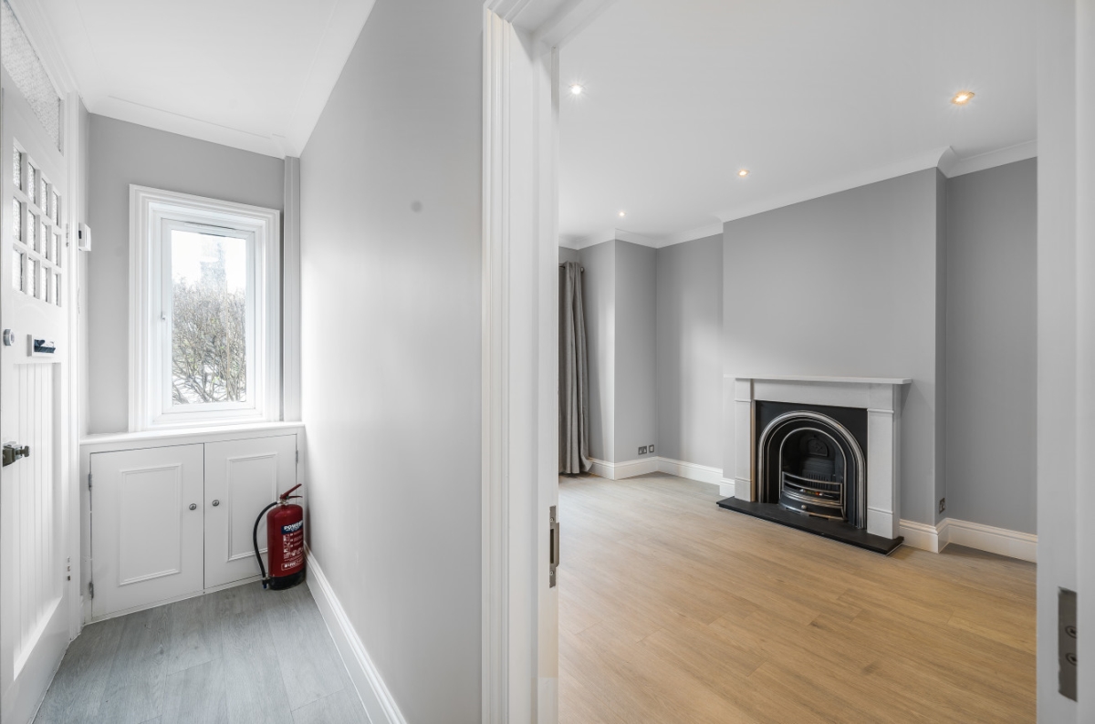 Ambleside Gardens, London, SW16