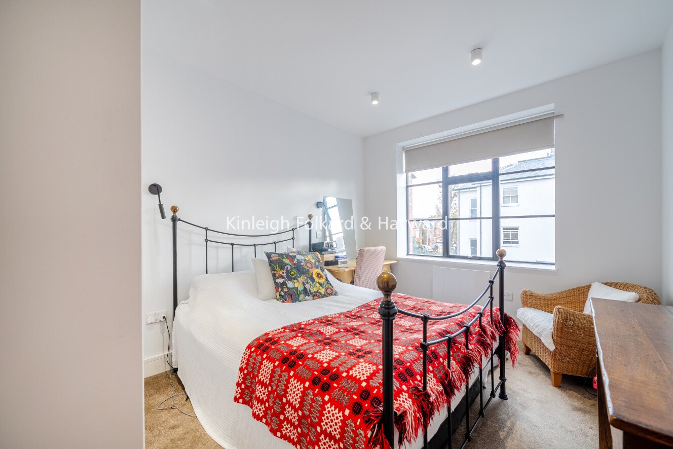 Mitcham Lane, Streatham, SW16