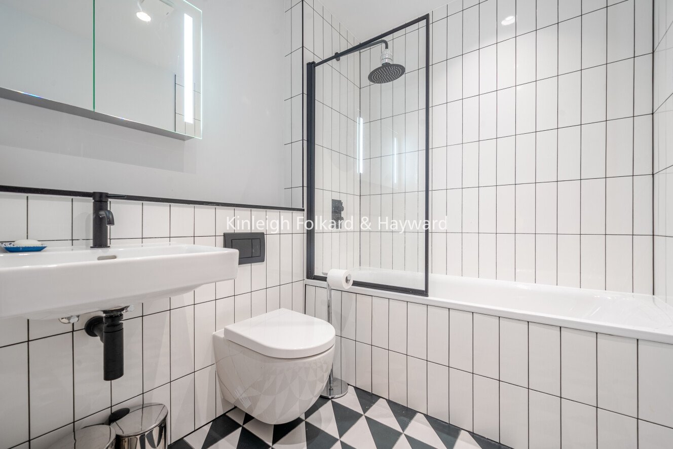 Mitcham Lane, Streatham, SW16