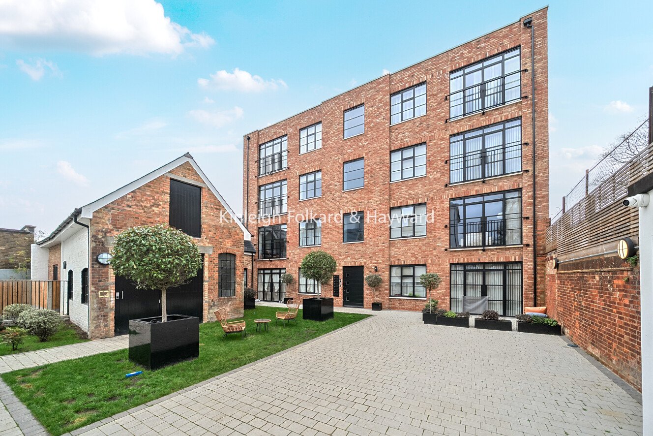 Mitcham Lane, Streatham, SW16