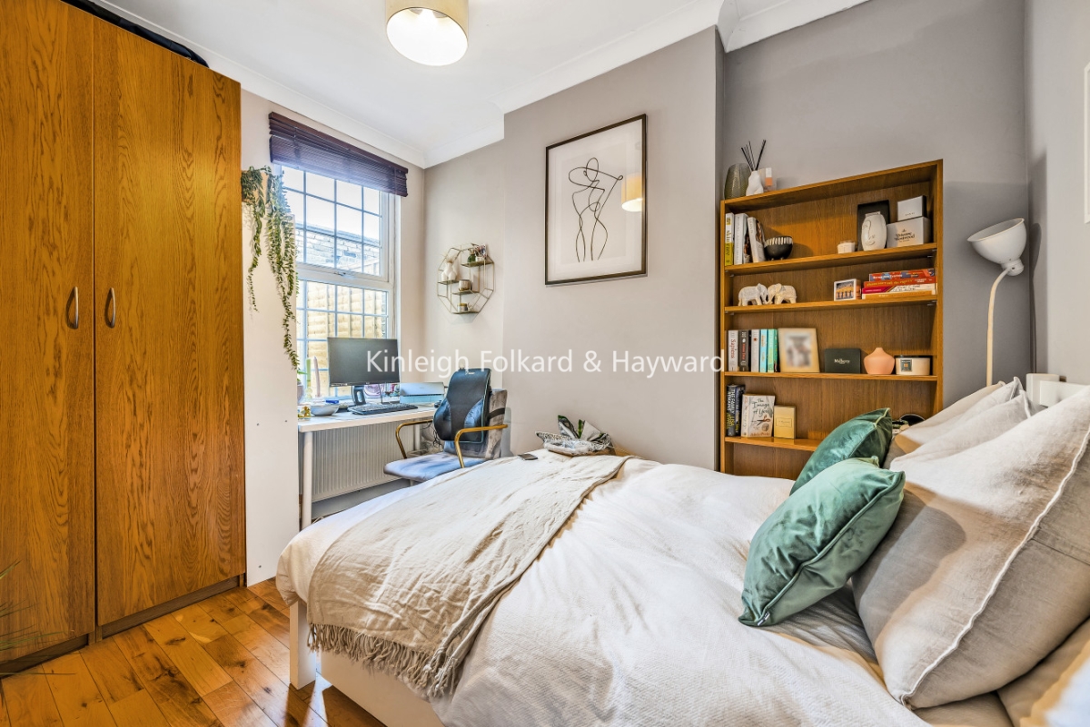 Carlwell Street, London, SW17