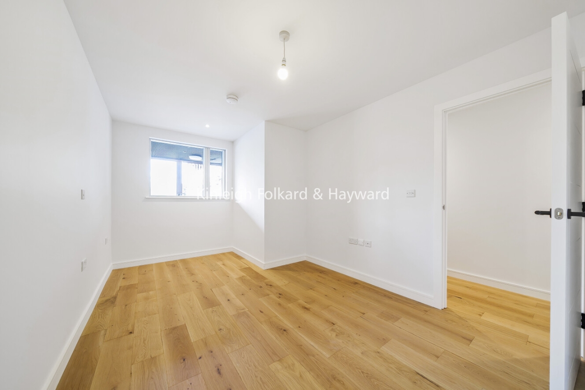 159 Commonside East, Mitcham, CR4 - Kinleigh Folkard & Hayward