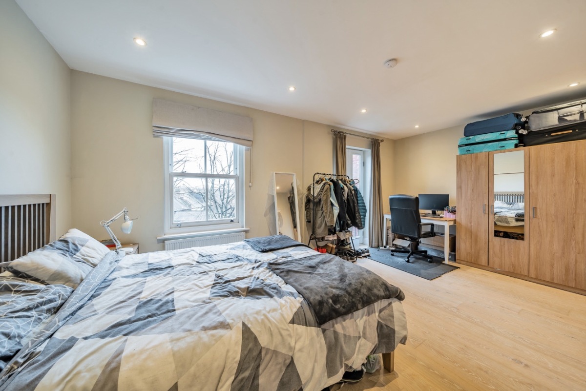 Cricklewood Broadway, London, NW2