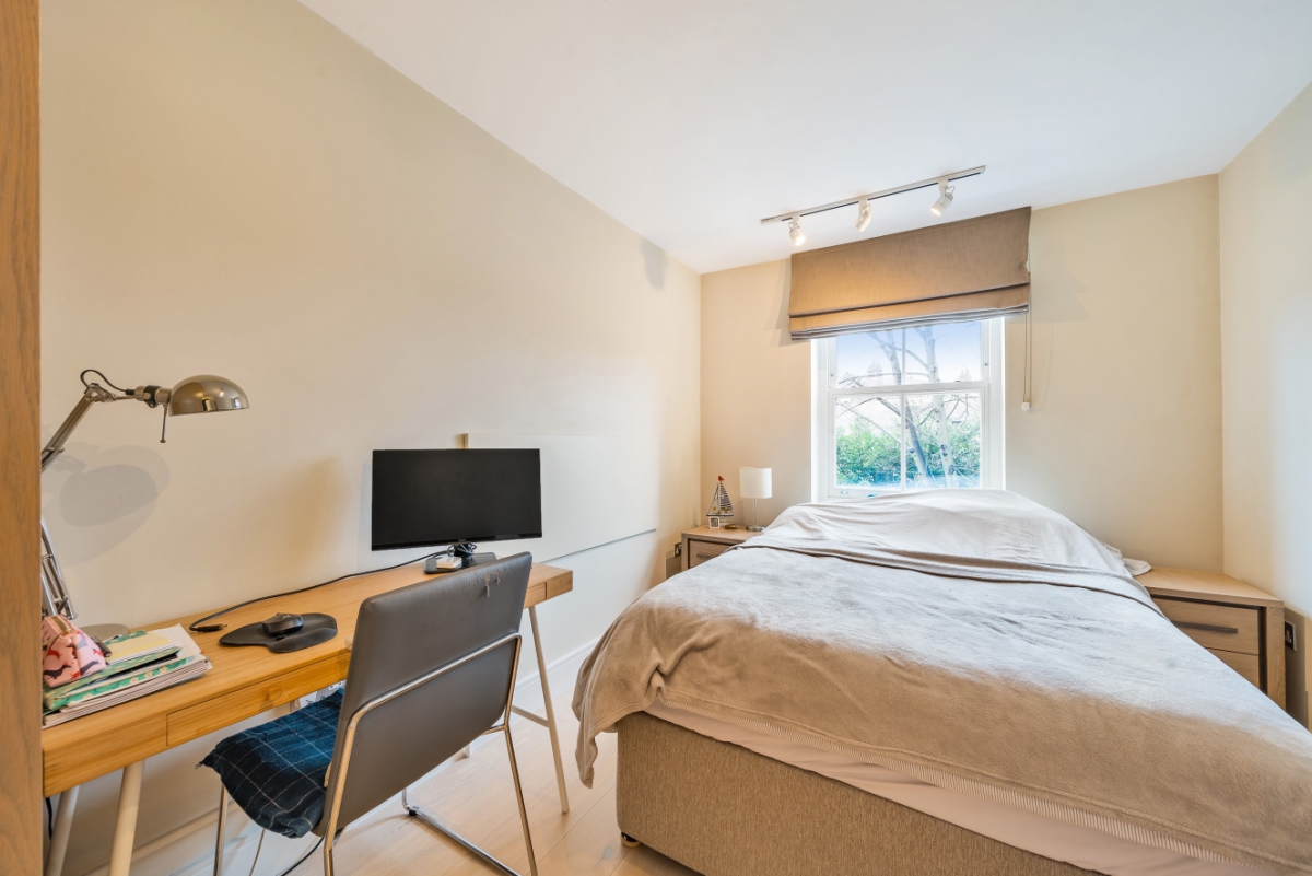 Cricklewood Broadway, London, NW2