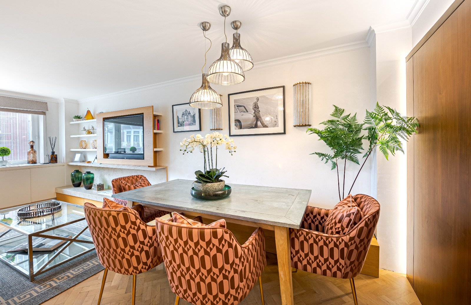 Hans Crescent, Kensington and Chelsea, London, SW1X